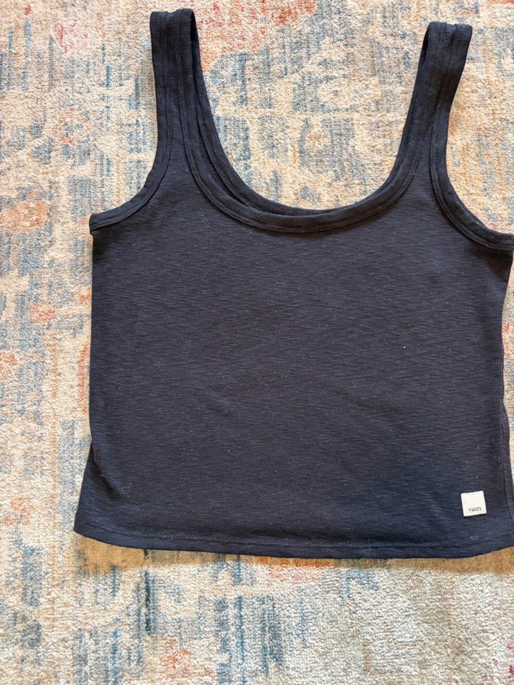 Vuori ‘black’  Ribbed Scoop Tank
More like charcoal